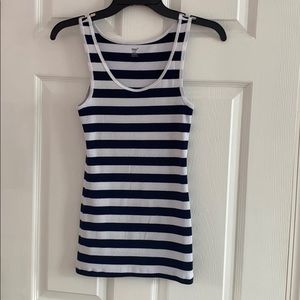 Gap stretch tank